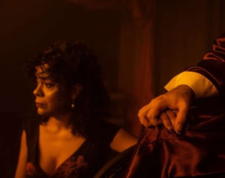 Montagem do Grupo Gattu para A Mulher sem Pecado, primeira peça de Nelson Rodrigues, cuja versão cinematográfica seria feita por Afrânio Vidal. 