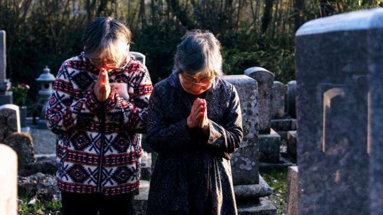 Caf&eacute;s da morte tamb&eacute;m s&atilde;o oportunidade para conhecer as diferentes formas de marcar o fim da vida de um ente querido