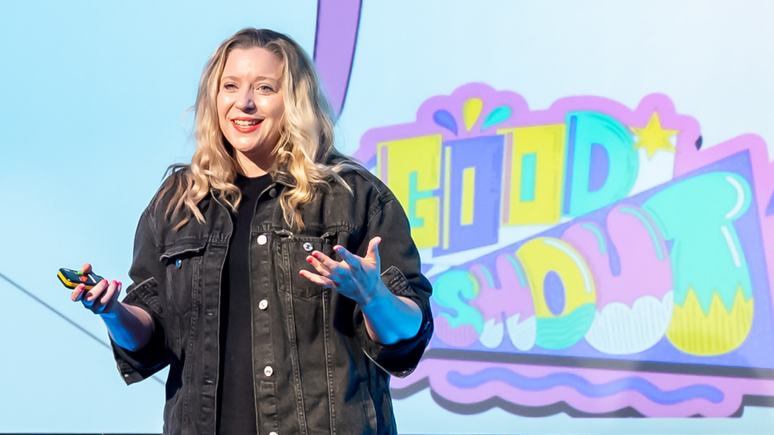 Amy Kean diz que a autocr&iacute;tica constante por parte das mulheres no ambiente de trabalho pode ser um mecanismo de autodefesa