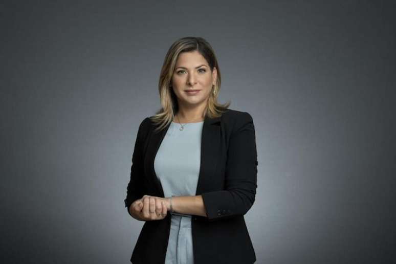 Daniela Lima ficou na GloboNews entre julho de 2023 e agosto de 2025; sua saída da emissora foi anunciada nesta segunda-feira, 4