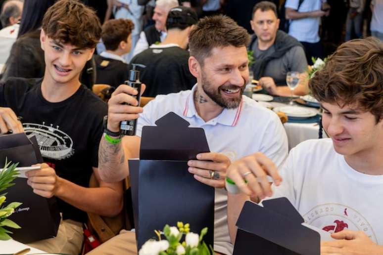 Rafael Sobis com os filhos Rafael e Nicholas