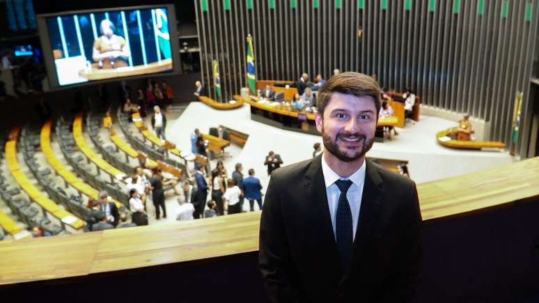 O STF pode deliberar sobre a licença-paternidade na volta do recesso do judiciário, em agosto. Mas, para Rodolfo Canônico, da CoPai, o ideal é uma legislação debatida e votada pelo Congresso