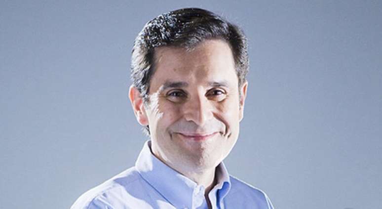 Bob Floriano se tornou uma das vozes mais famosas do país ao fazer a locução dos comerciais das Casas Bahia