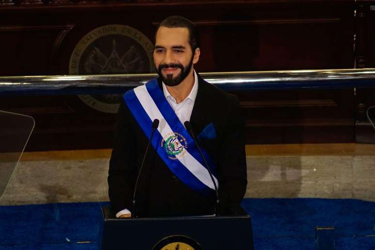 Bukele aumentou gradualmente seu poder em El Salvador at&eacute; conseguir aprovar a reforma constitucional no Legislativo, onde tem maioria absoluta