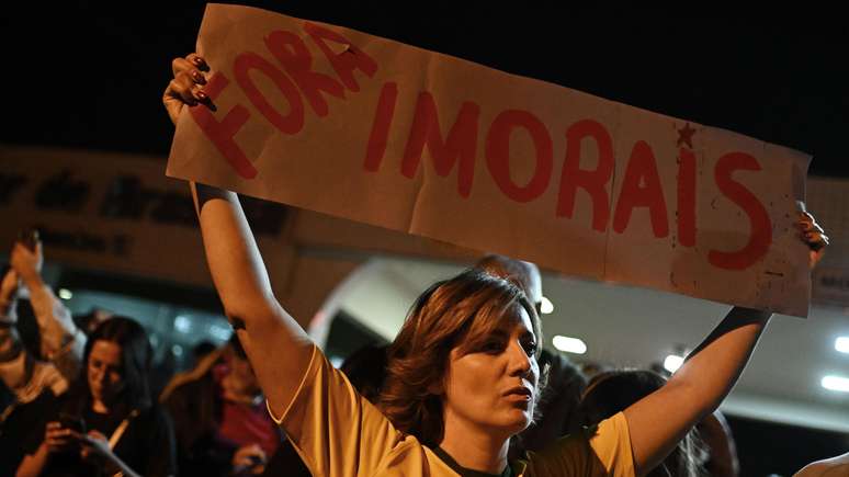 A ONG diz que "condutas eticamente question&aacute;veis de ministros compromete a legitimidade p&uacute;blica do tribunal"