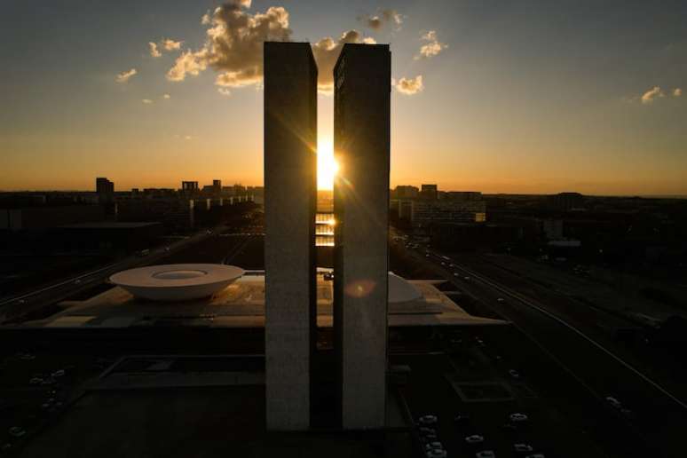 Maioria da população pensa que Congresso privilegia os próprios interesses.