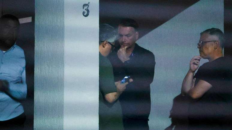 Bolsonaro foi colocado em prisão domiciliar por decisão do ministro do STF Alexandre de Moraes