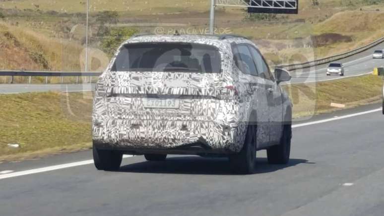 Novo Volkswagen Taos 2026 em testes no Brasil