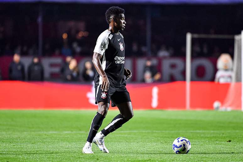 Felix Torres em jogo do Corinthians