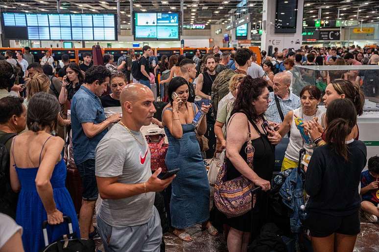 Os espanh&oacute;is foram surpreendidos por falhas no trem de alta velocidade