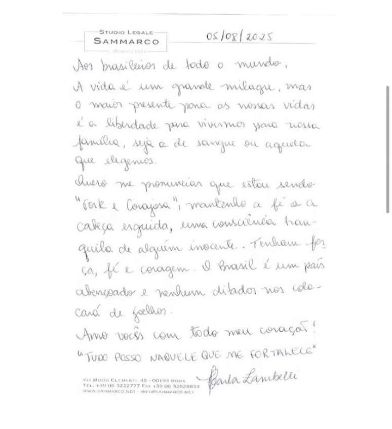 Carta de Zambelli diz que deputada segue 'forte e corajosa' e faz refer&ecirc;ncia &agrave; Moraes o chamando de 'ditador'.