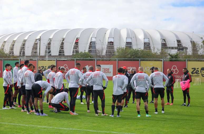 Internacional ainda conta com indefini&ccedil;&otilde;es na escala&ccedil;&atilde;o do time titular &ndash;