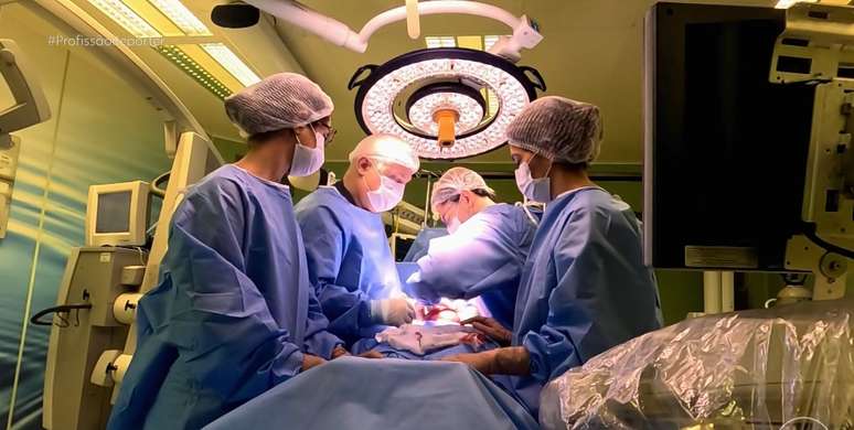O 'Profissão Repórter' lembrou as populares séries de atendimento médico ao exibir uma cirurgia de alta complexidade