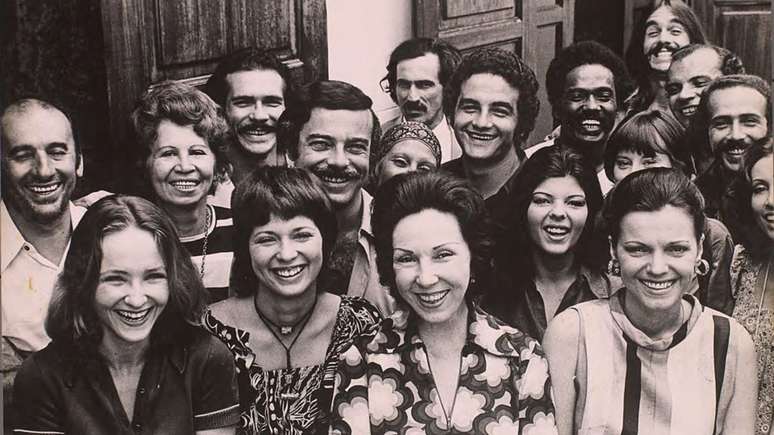 Foto raríssima do elenco de Tempo de Viver