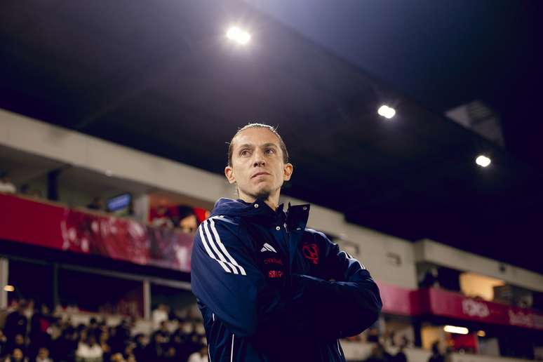 Filipe Luís enaltece vitória fora de casa. 