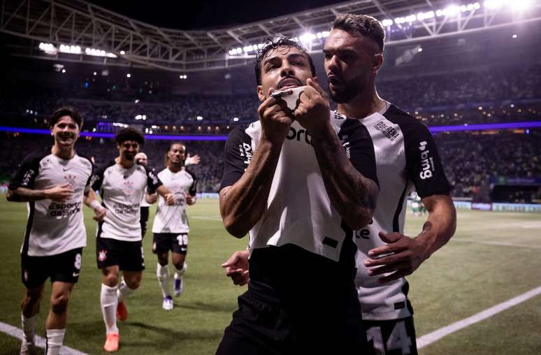 Corinthians venceu o Palmeiras e avan&ccedil;ou na Copa do Brasil &ndash;