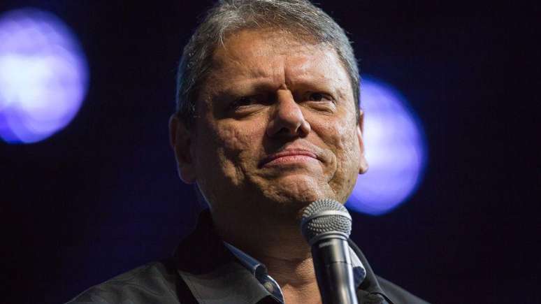 Governador de S&atilde;o Paulo, Tarc&iacute;sio de Freitas inicialmente atacou o governo Lula ao reagir &agrave;s tarifas de 50%