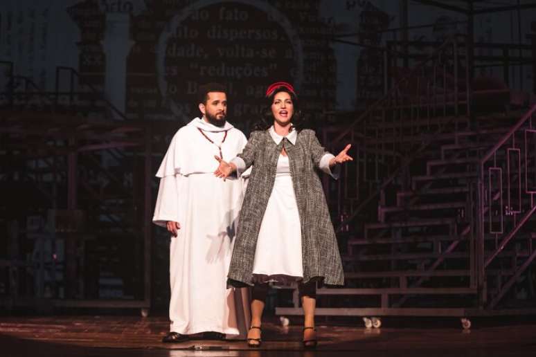 Cena da &oacute;pera 'Hilda Furac&atilde;o', que ser&aacute; apresentada no Municipal, com ingressos esgotados