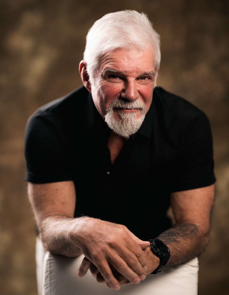 At 70, Raul Gazolla returns to the stage like the star of the musical “The Chorus Line”