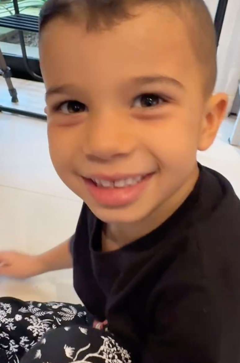 Gaspar, terceiro filho de Let&iacute;cia e Juliano Cazarr&eacute;