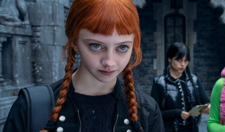 Quem &eacute; Agnes Demille em 'Wandinha'? Novidade no elenco, atriz Evie Templeton tem 16 anos e era f&atilde; obcecada da s&eacute;rie: 'Vi 3 vezes'.