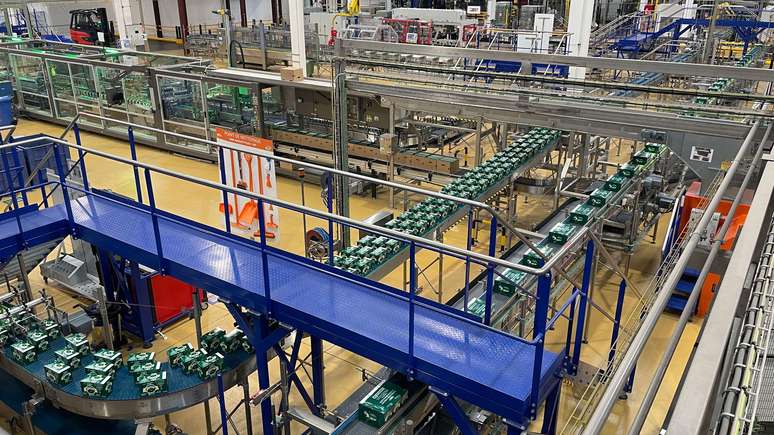 At&eacute; hoje, a unidade de engarrafamento da Perrier fica perto da fonte original da &aacute;gua em Verg&egrave;ze, no sul da Fran&ccedil;a