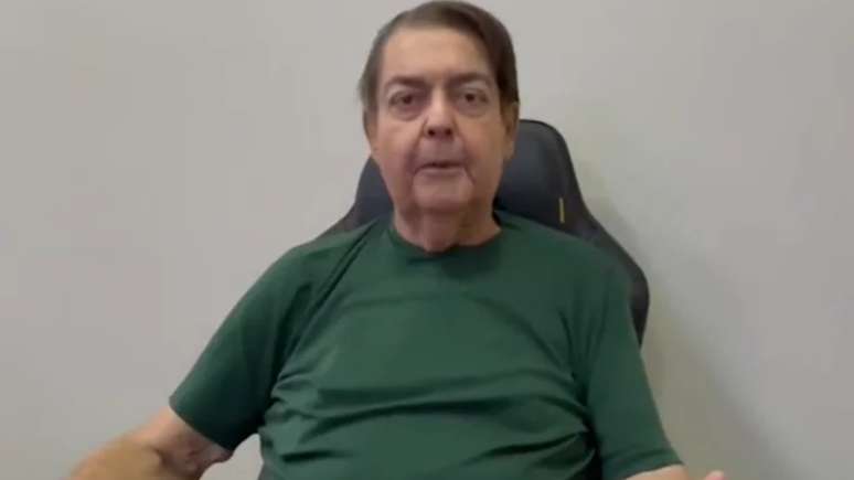 Faust&atilde;o recebe transplantes de f&iacute;gado e rim de familiar