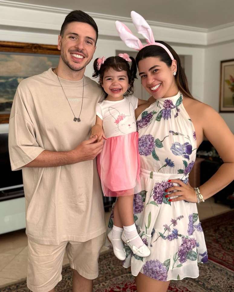 Vivian Amorim com a filha, Malu, e o ex-marido, L&eacute;o Hirschmann - Instagram