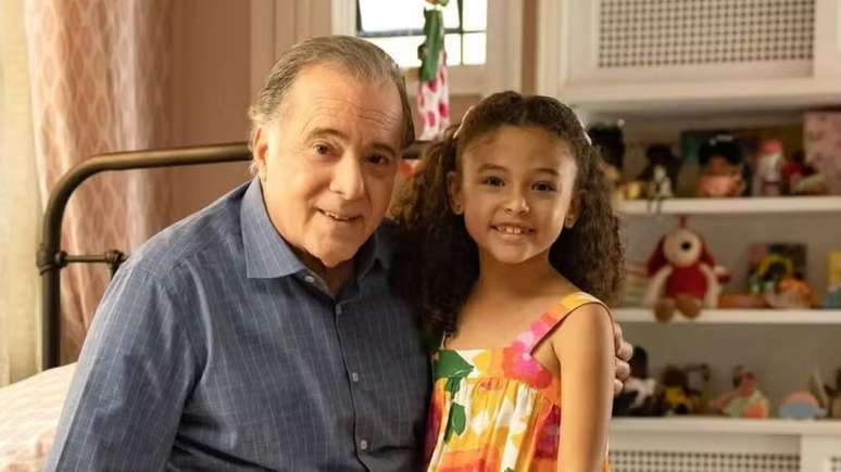 Abel (Tony Ramos) e Sofia (Elis Cabral) de Dona de Mim