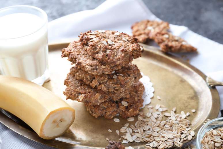 Banana and oatmeal biscuit 