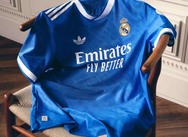 Imagens do novo terceiro uniforme do Real Madrid –