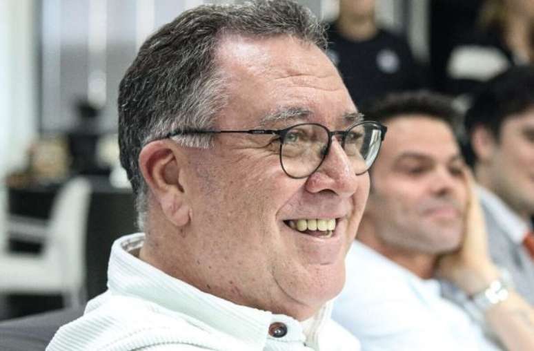 Marcelo Teixeira não descarta saídas no Santos nesta janela –