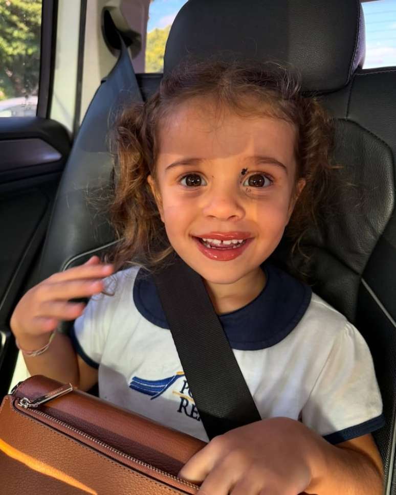 Maria Madalena, quarta filha de Let&iacute;cia e Juliano Cazarr&eacute;