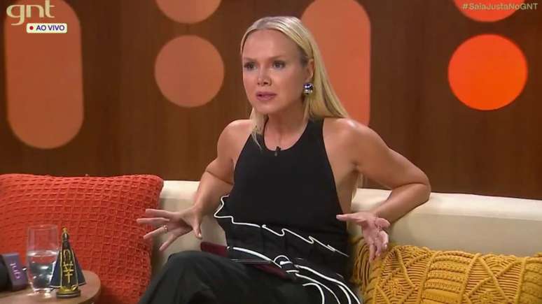 Eliana descobre fofoca com seu nome