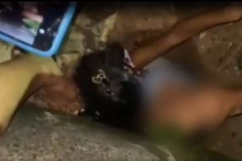 Menino cai em buraco na Bahia e outra criança ajuda em resgate