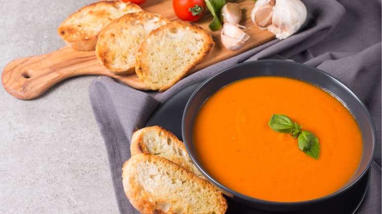 Gaspacho: Learn to prepare the cold Spanish tomato soup