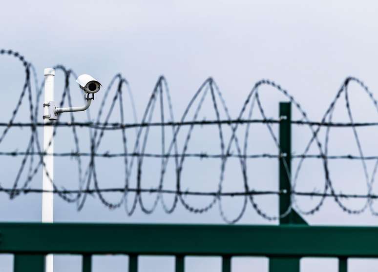 O isolamento social é uma das razões que contribui para criar divisões profundas, argumenta o autor