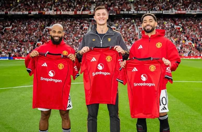Sesko com os novos companheiros de Manchester United &ndash;