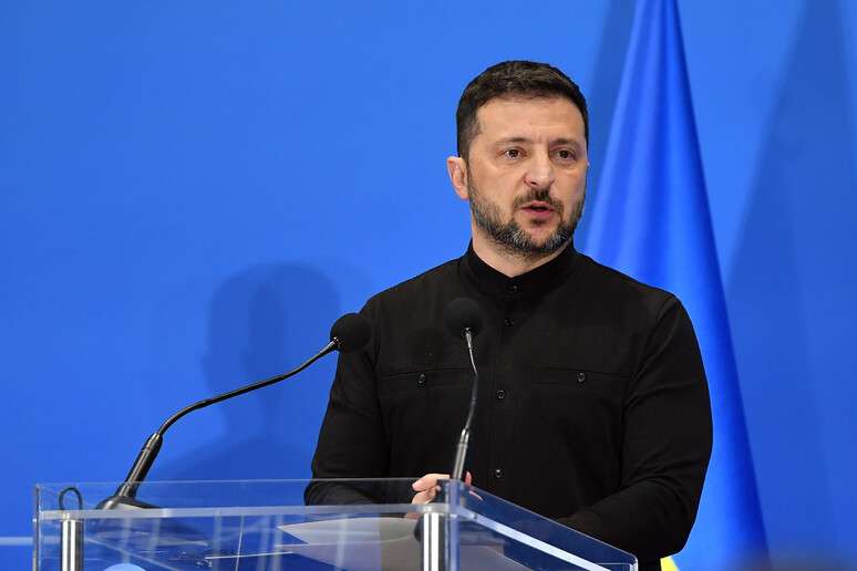 Zelensky criticou a cúpula sem a presença da Ucrânia