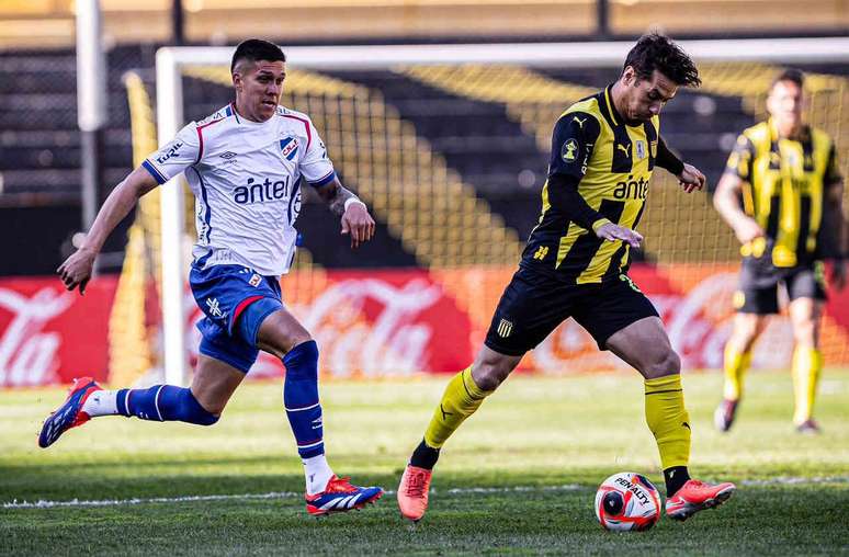 Pe&ntilde;arol obteve a vit&oacute;ria de n&uacute;mero 200 no hist&oacute;rico do cl&aacute;ssico &ndash;