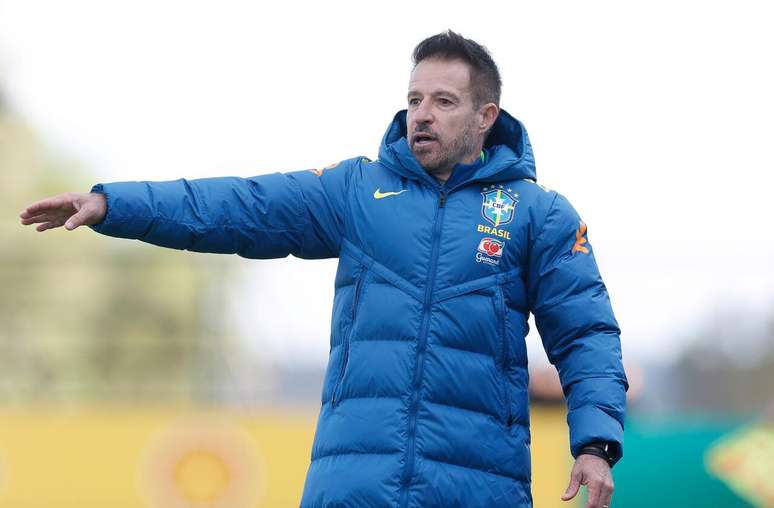 Ramon Menezes comandou a Sele&ccedil;&atilde;o Sub-20 na vit&oacute;ria por 2 a 0 sobre o Paraguai -