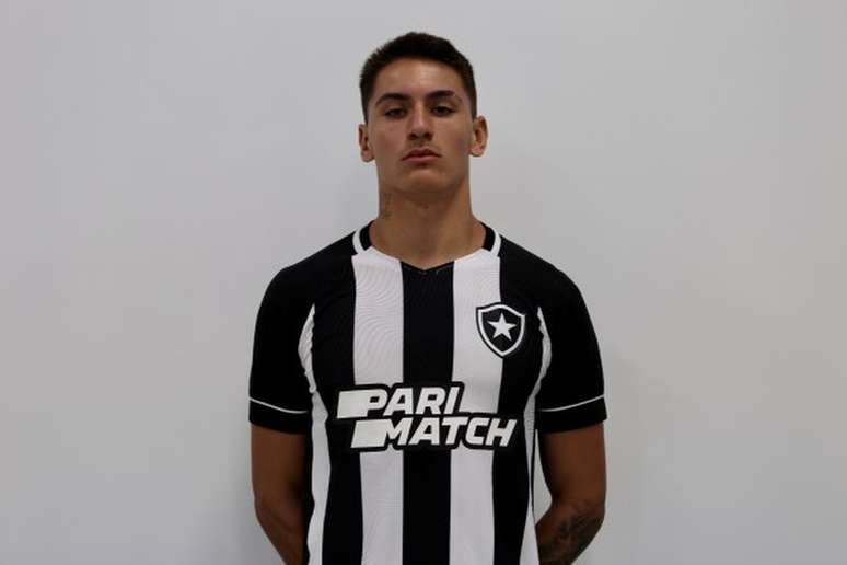 Luan Pl&aacute;cido, com passagem na base do Botafogo, foi preso em flagrante no Rio de Janeiro por postura agressiva contra a pol&iacute;cia &ndash;