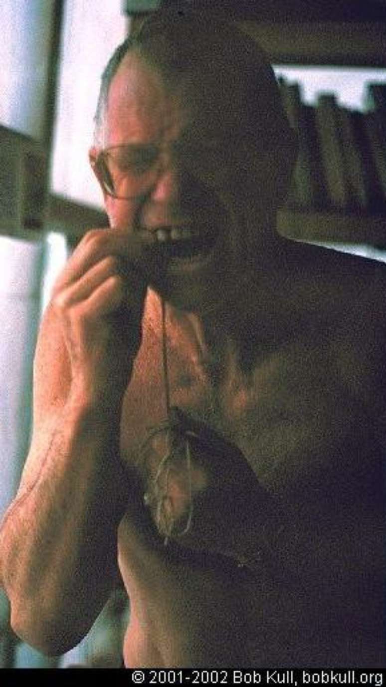 Durante sua estada na Patag&ocirc;nia chilena, Kull precisou extrair um dente ap&oacute;s sofrer um abscesso