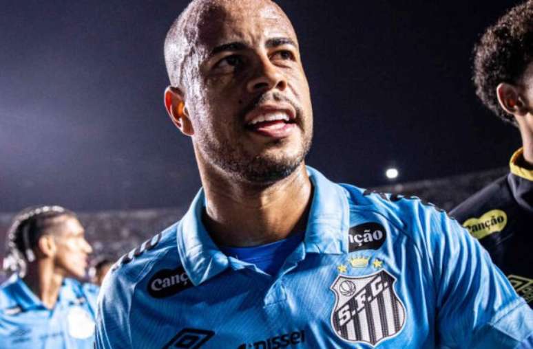 Santos contratou Mayke nesta janela de transferências, após ficar sem espaço no Palmeiras –