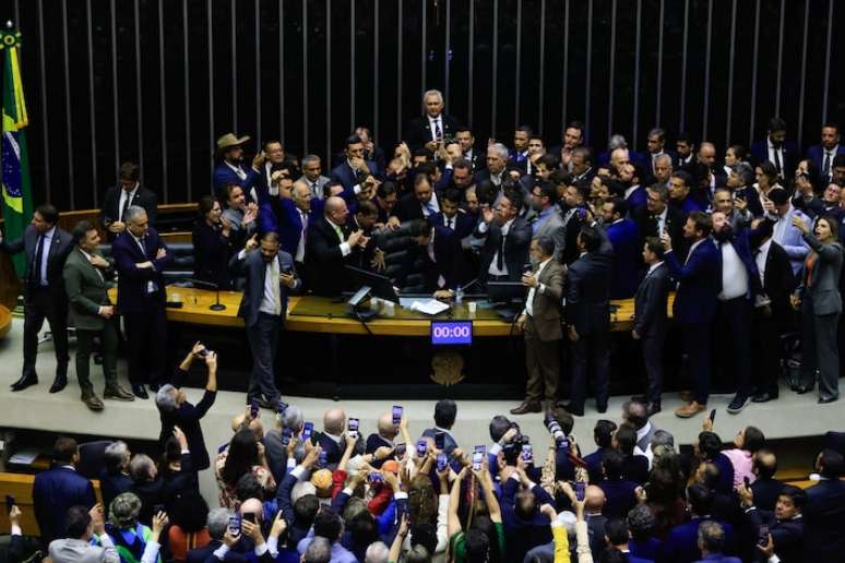Deputados da oposição obstruíram trabalhos na Câmara em dois dias