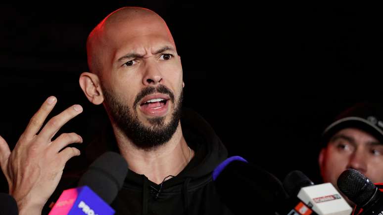 Muitos jovens britânicos hoje têm uma imagem positiva de Andrew Tate, conhecido por espalhar conteúdo misógino nas redes