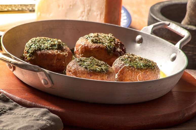 Meatball stuffed with cheese with herbal sauce Meatball stuffed with cheese with herbal sauce
