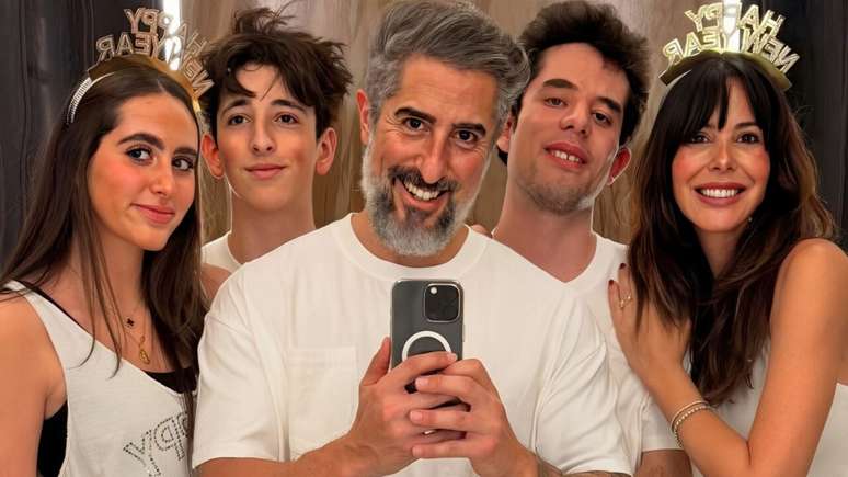 Marcos Mion and the family that celebrate the new year together