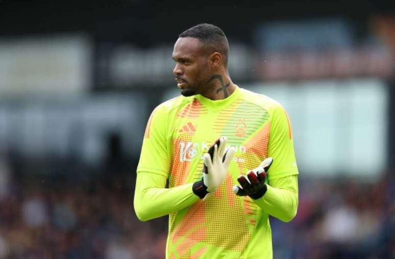 Carlos Miguel em ação pelo Forest na Premier League –