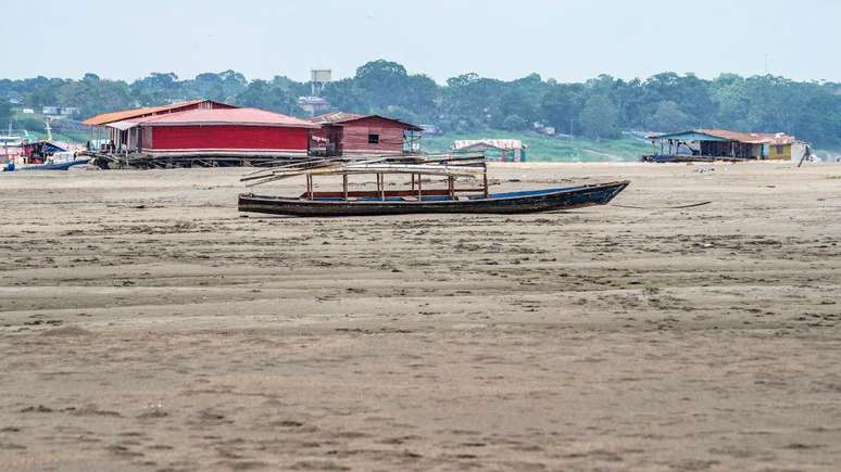 As secas e a sedimentação do rio Amazonas preocupam as comunidades, especialmente Leticia, importante cidade colombiana